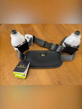 Amphipod RunLite 10K Dual Bottle Belt in Black